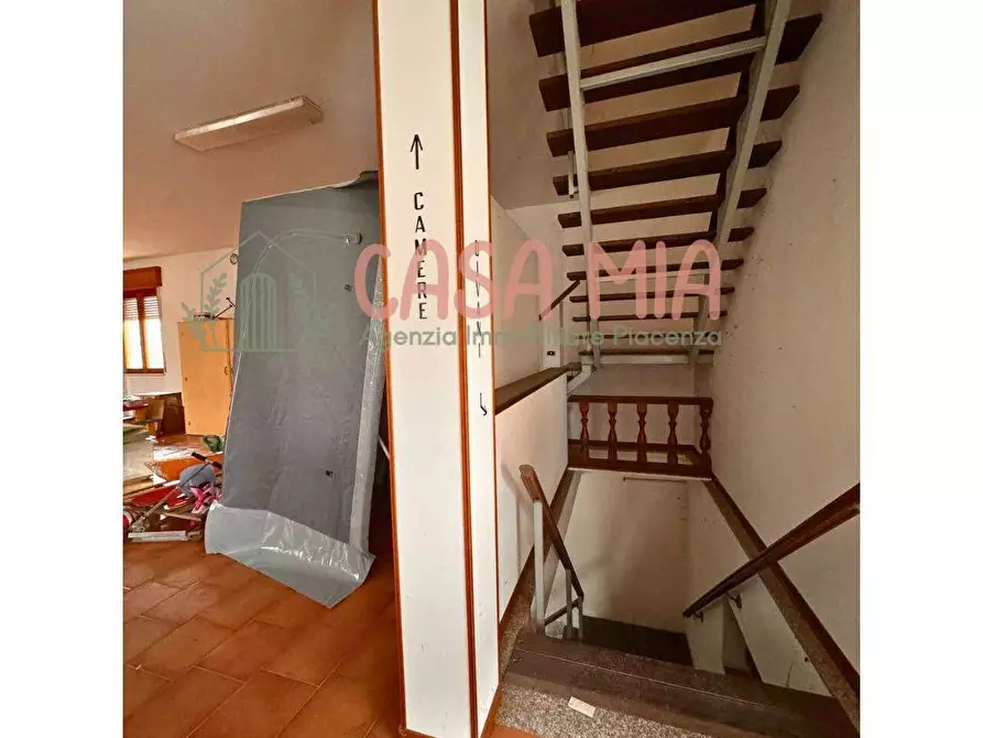 Immagine 13 di Magazzino in vendita  in via de amicis a Agazzano