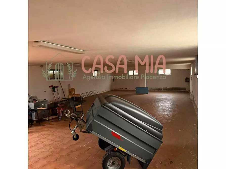 Immagine 15 di Magazzino in vendita  in via de amicis a Agazzano