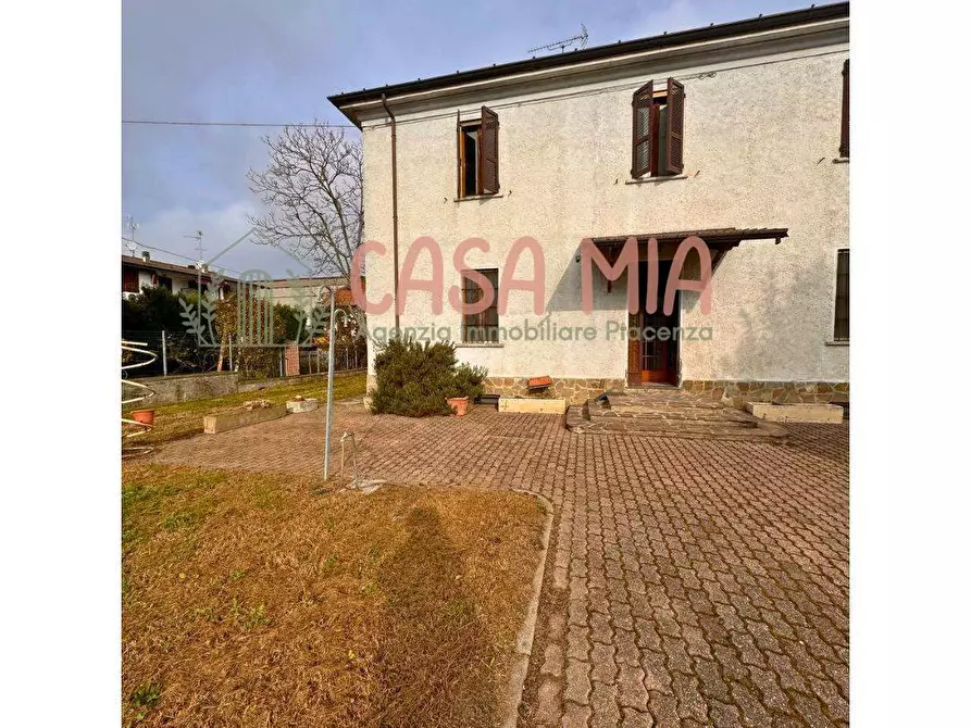 Immagine 5 di Villa in vendita  in Via marchesi a Agazzano
