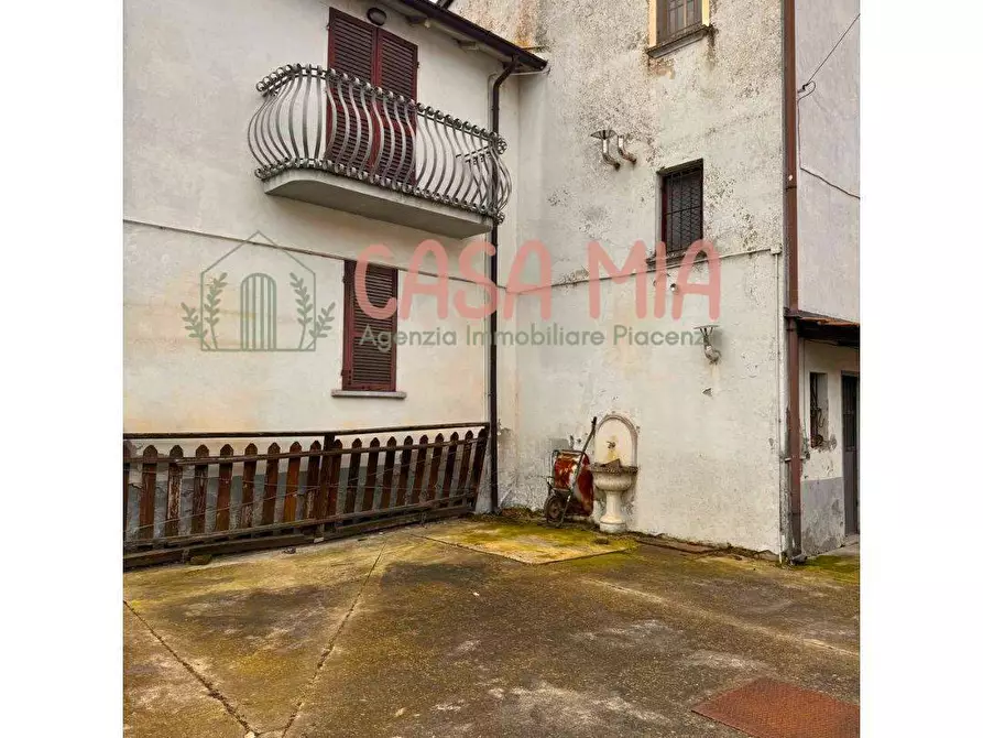 Immagine 7 di Villa in vendita  in Via marchesi a Agazzano