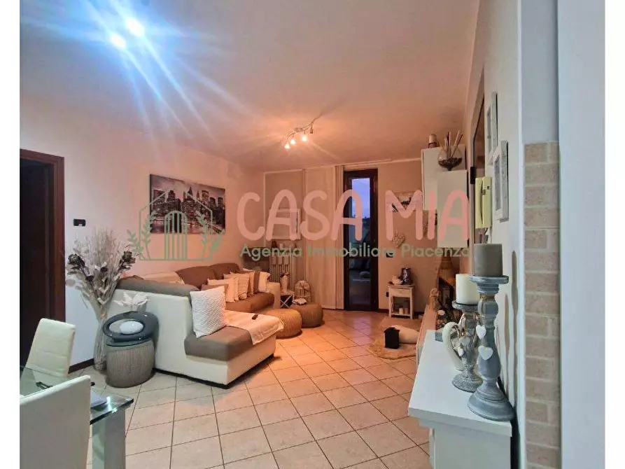 Immagine 2 di Appartamento in vendita  in VIA PO a Agazzano