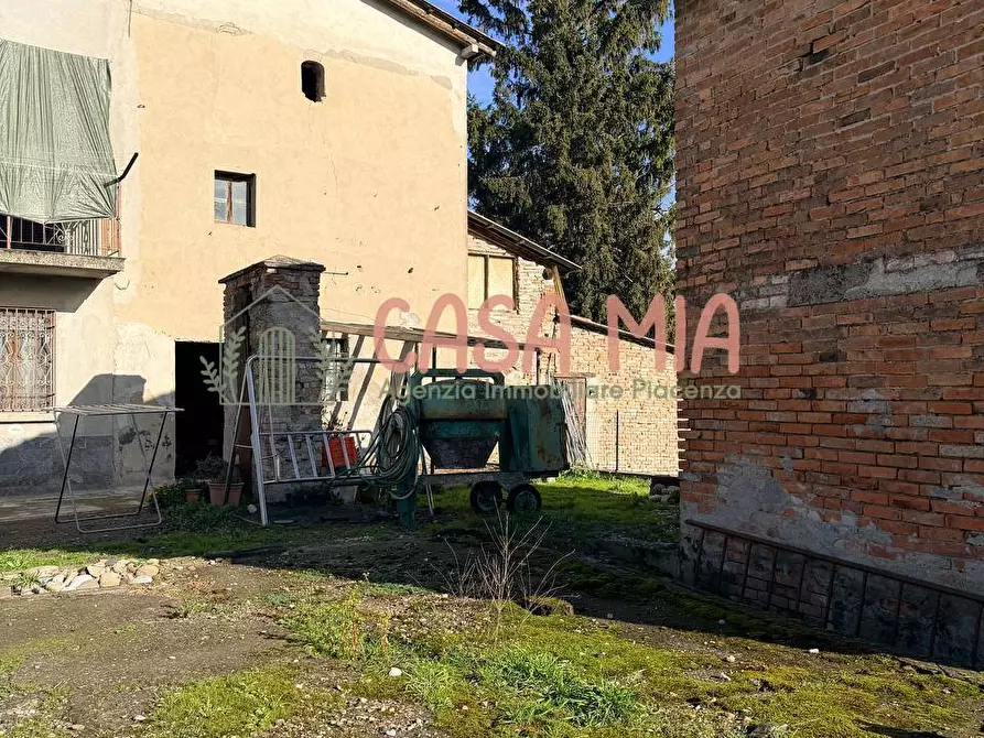 Immagine 2 di Casa semindipendente in vendita  in Località Puglia a Agazzano