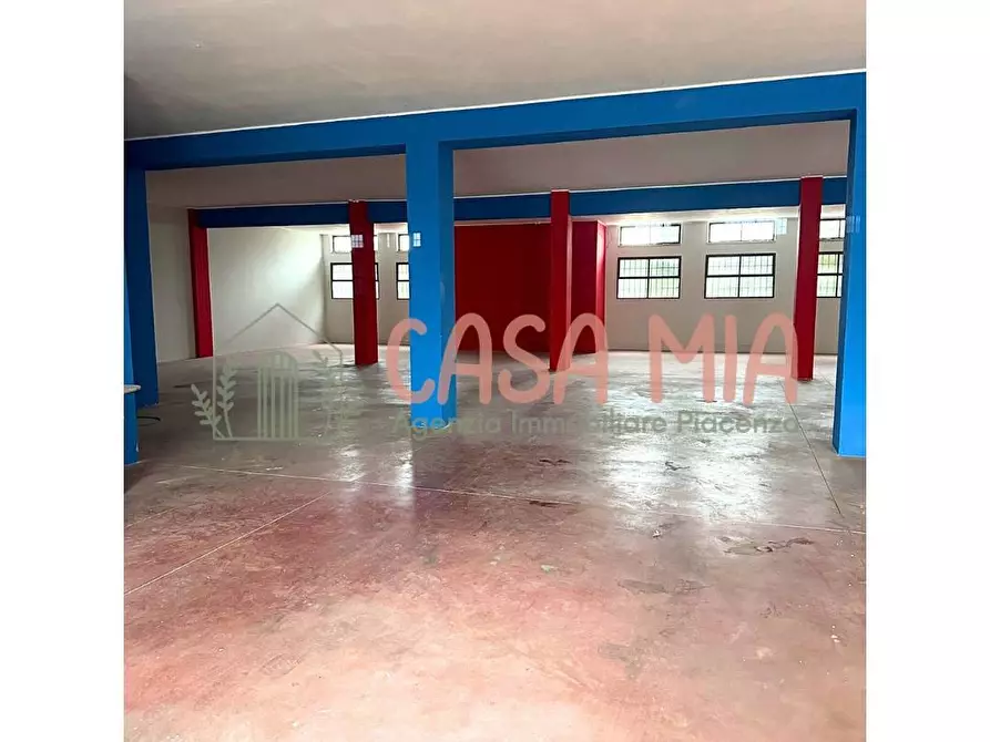 Immagine 18 di Locale commerciale in vendita  in Via emilia ovest a Agazzano