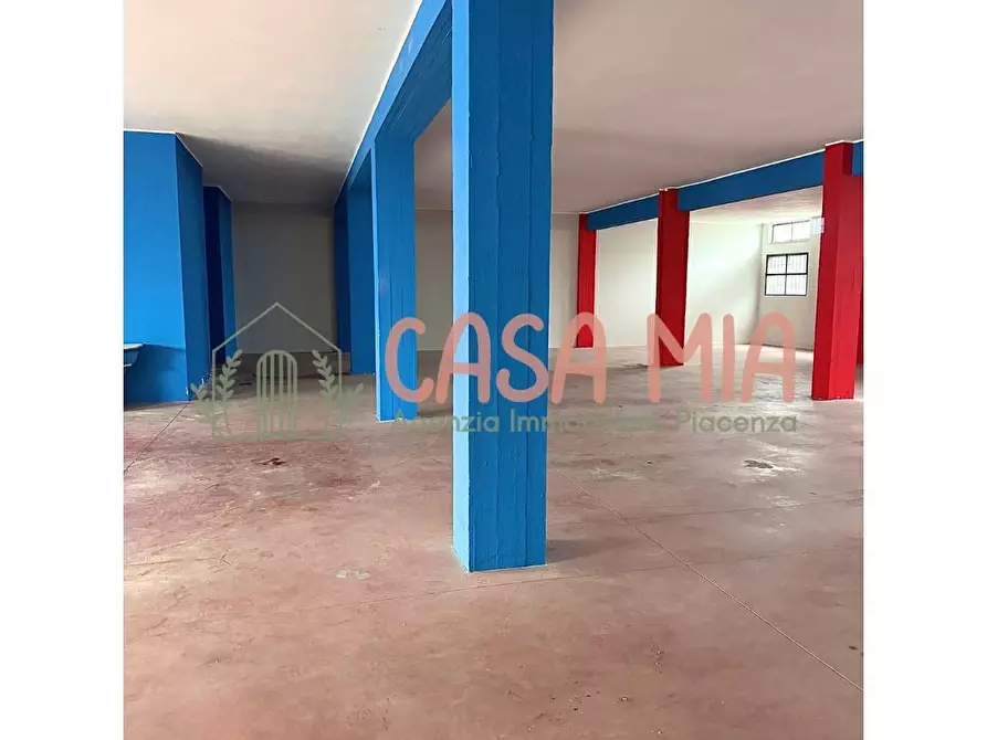 Immagine 21 di Locale commerciale in vendita  in Via emilia ovest a Agazzano