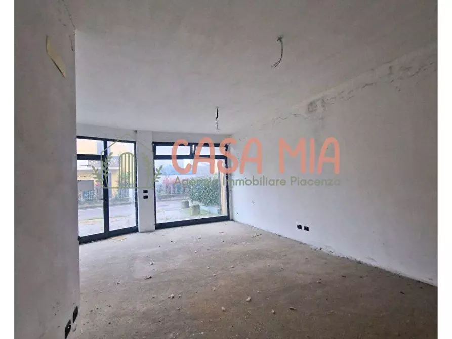 Immagine 7 di Negozio in vendita  in VIA PASCOLI a Agazzano
