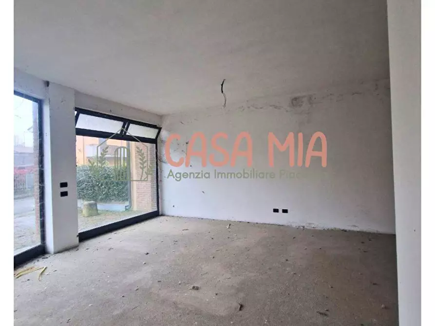 Immagine 9 di Negozio in vendita  in VIA PASCOLI a Agazzano