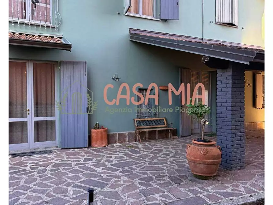 Immagine 2 di Villa in vendita  in Via Agazzano a Agazzano