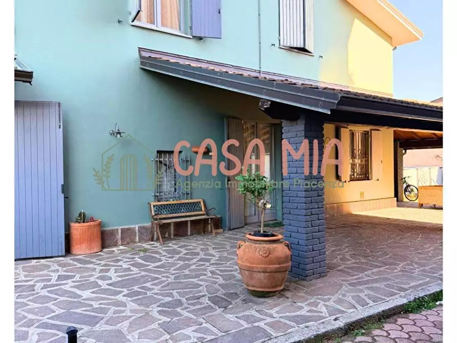 Immagine 1 di Villa in vendita  in Via Agazzano a Agazzano
