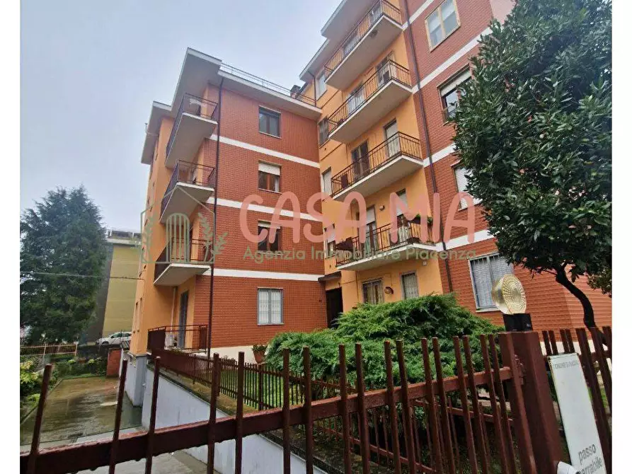 Immagine 2 di Appartamento in vendita  in VIA FULGONIO a Piacenza