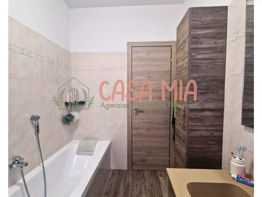 Immagine 17 di Appartamento in vendita  in VIA MAMAGO ROSO a Agazzano