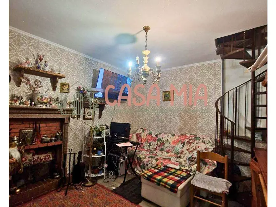 Immagine 1 di Casa semindipendente in vendita  in VIA ROMA a Agazzano