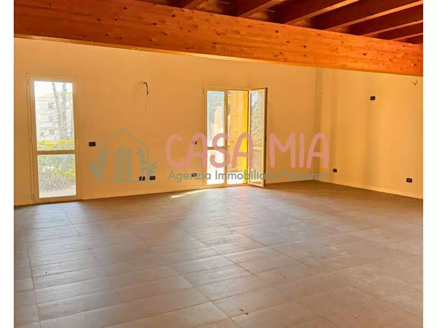 Immagine 2 di Appartamento in vendita  in via donizzetti a Agazzano