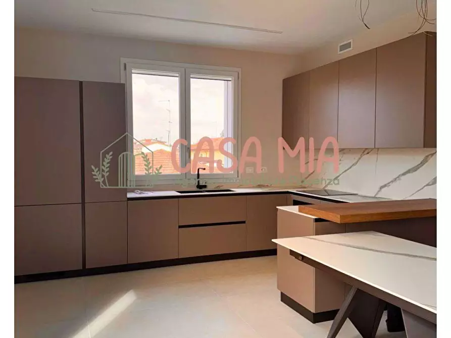 Immagine 3 di Appartamento in vendita  in via 4 novembre a Agazzano