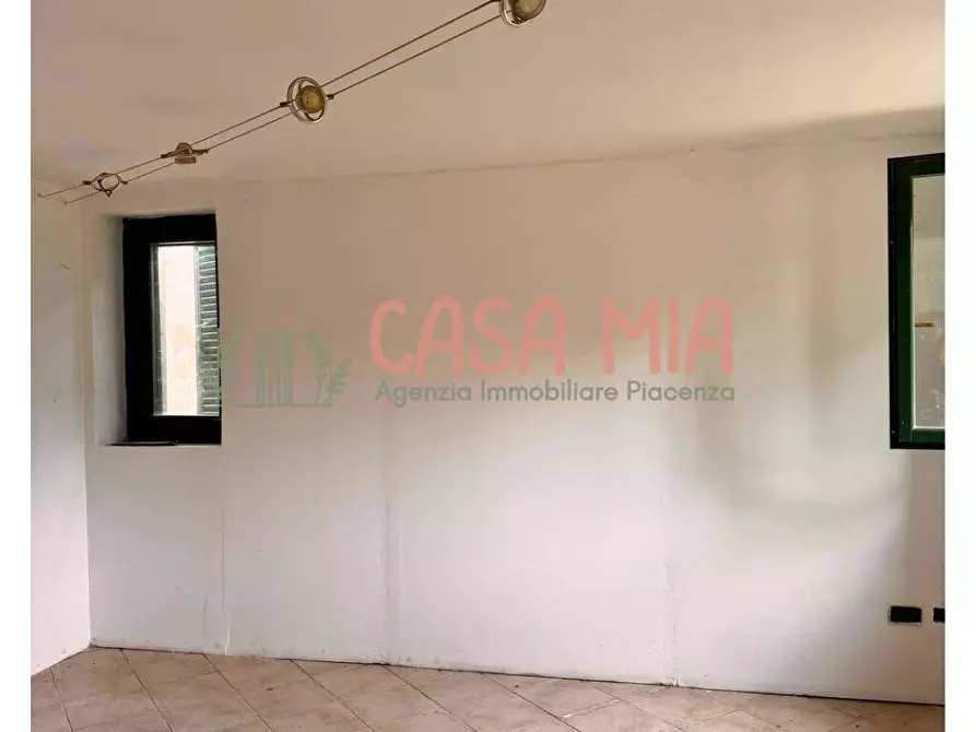 Immagine 7 di Casa indipendente in vendita  in Via Castello a Agazzano