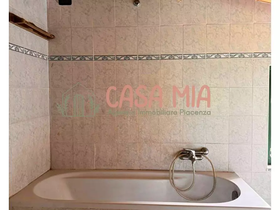 Immagine 15 di Casa indipendente in vendita  in Via Castello a Agazzano