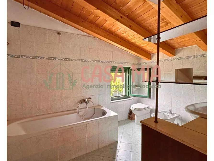 Immagine 17 di Casa indipendente in vendita  in Via Castello a Agazzano