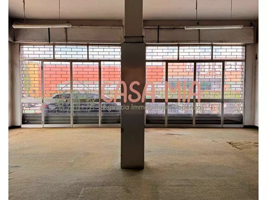 Immagine 2 di Negozio in vendita  in Via emilia est 78 a Agazzano