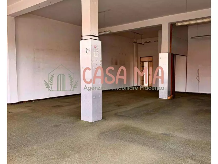 Immagine 7 di Negozio in vendita  in Via emilia est 78 a Agazzano