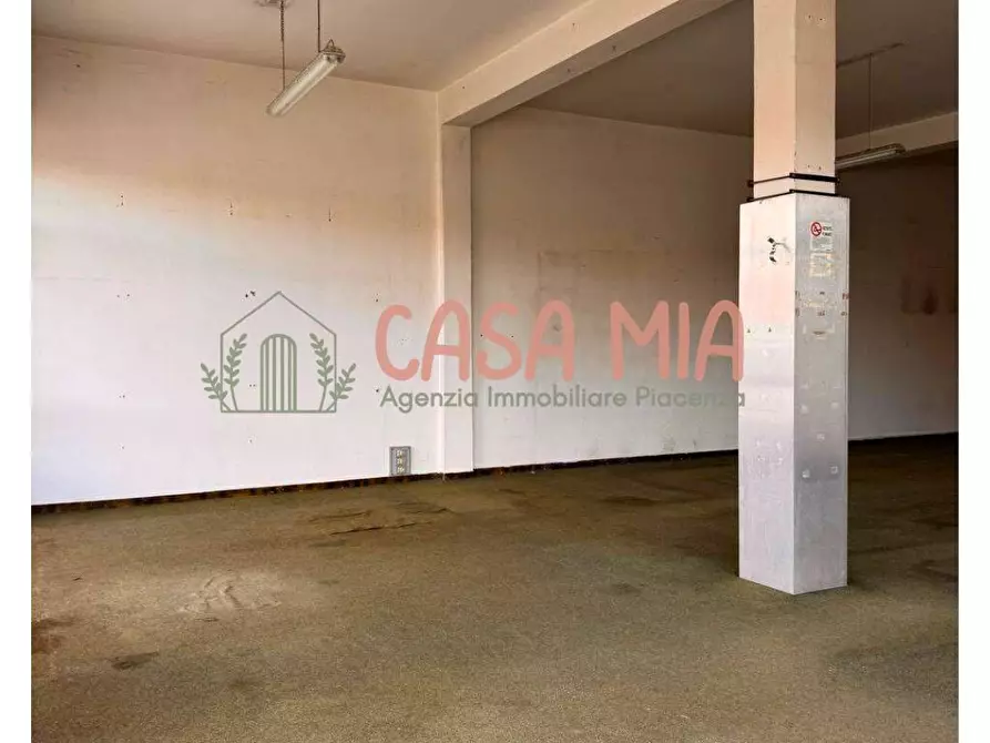 Immagine 9 di Negozio in vendita  in Via emilia est 78 a Agazzano