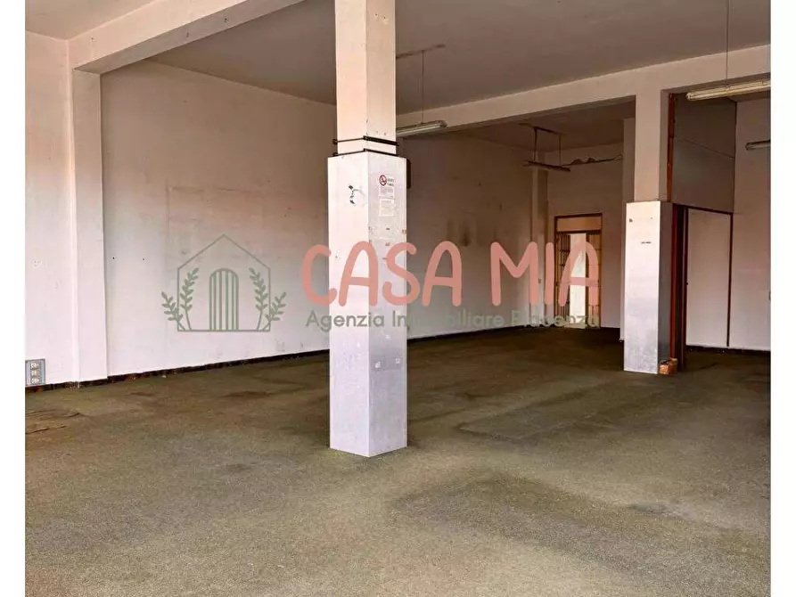 Immagine 12 di Negozio in vendita  in Via emilia est 78 a Agazzano