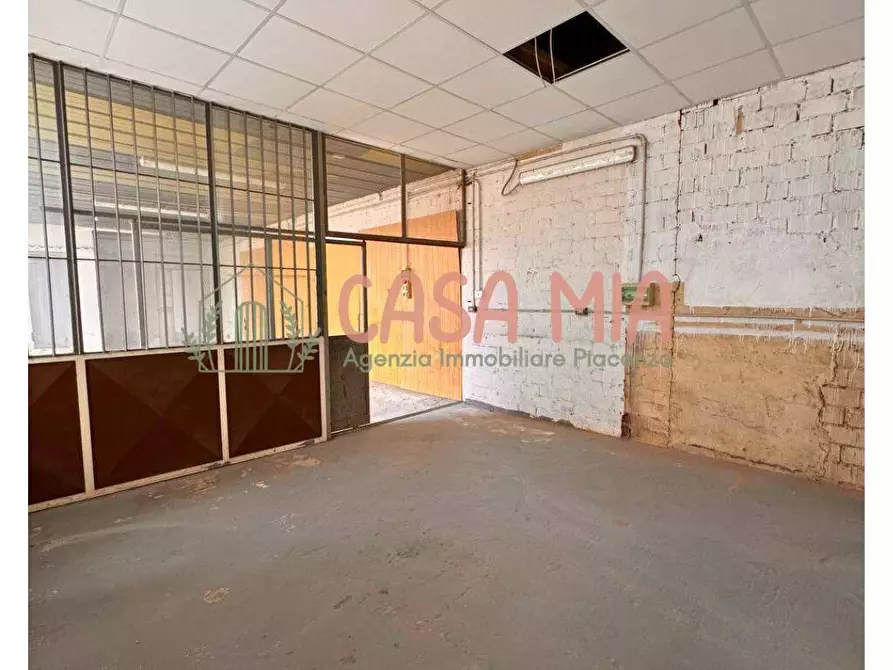 Immagine 20 di Negozio in vendita  in Via emilia est 78 a Agazzano