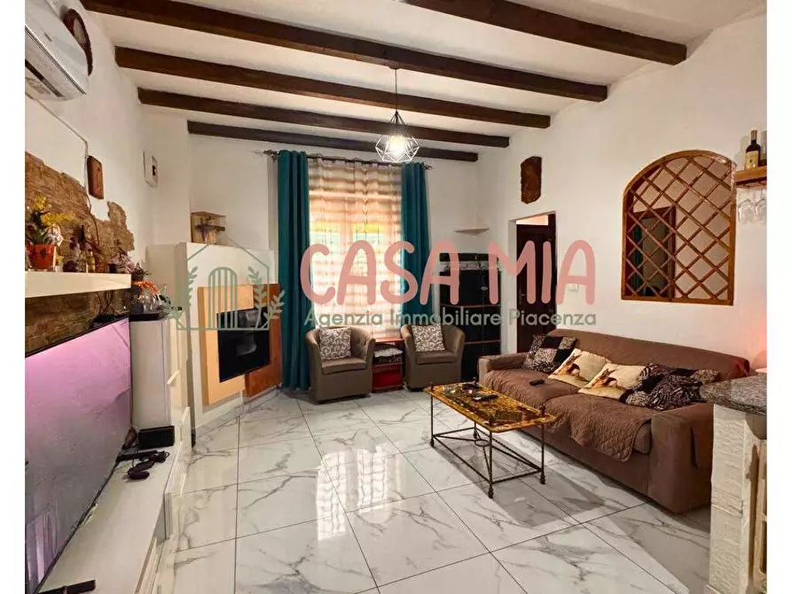 Immagine 2 di Villa in vendita  in Via Leonardo Da Vinci a Castel San Giovanni