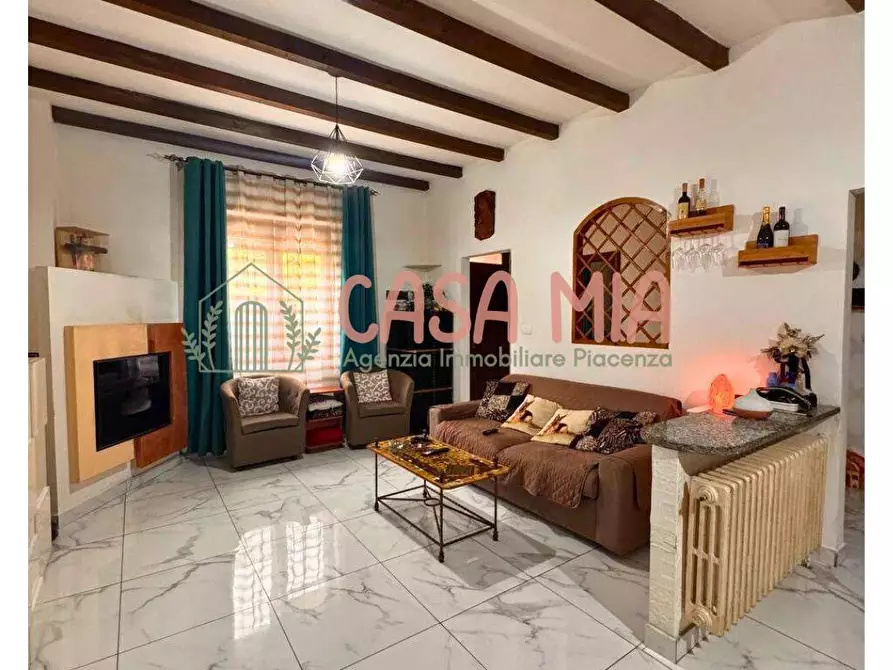 Immagine 3 di Villa in vendita  in Via Leonardo Da Vinci a Castel San Giovanni