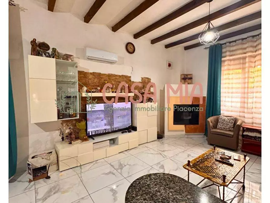 Immagine 5 di Villa in vendita  in Via Leonardo Da Vinci a Castel San Giovanni