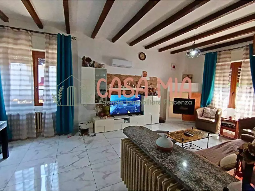 Immagine 11 di Villa in vendita  in Via Leonardo Da Vinci a Castel San Giovanni