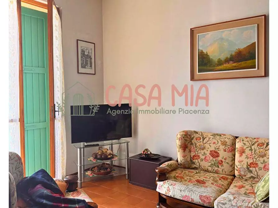 Immagine 3 di Appartamento in vendita  in Via aldo moro a Ferriere