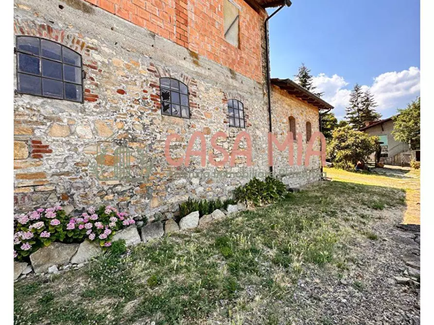 Immagine 1 di Rustico / casale in vendita  in Via del borgo a Agazzano