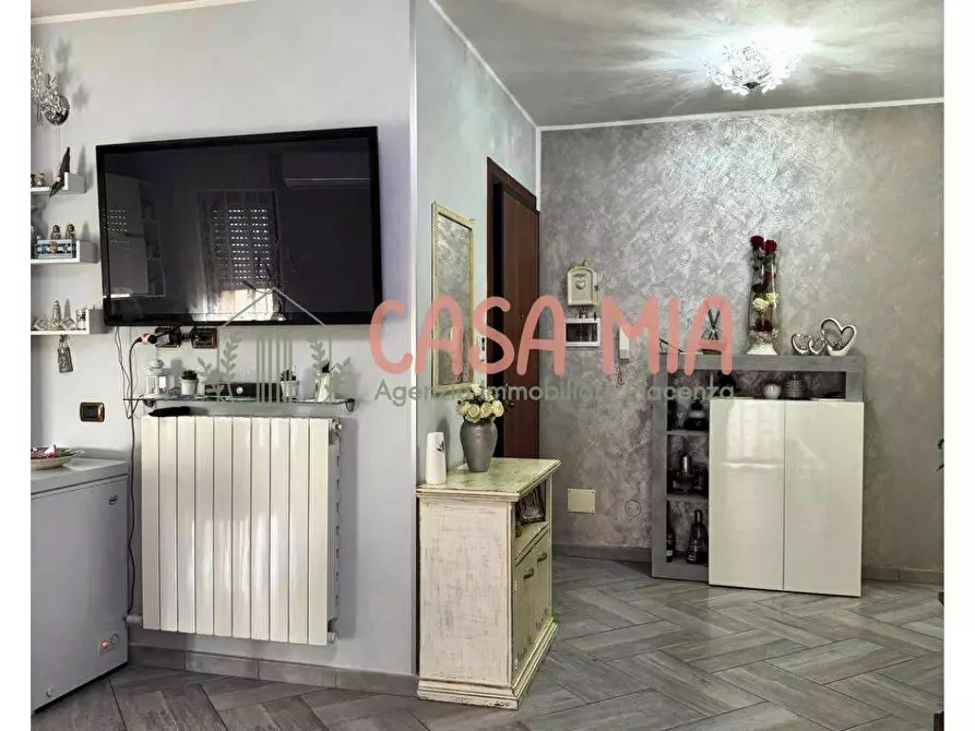 Immagine 2 di Appartamento in vendita  in via fulgosi a Agazzano