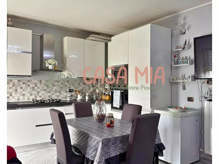 Immagine 4 di Appartamento in vendita  in via fulgosi a Agazzano