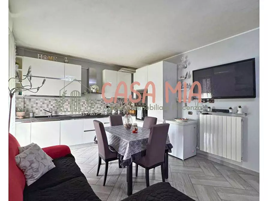 Immagine 5 di Appartamento in vendita  in via fulgosi a Agazzano