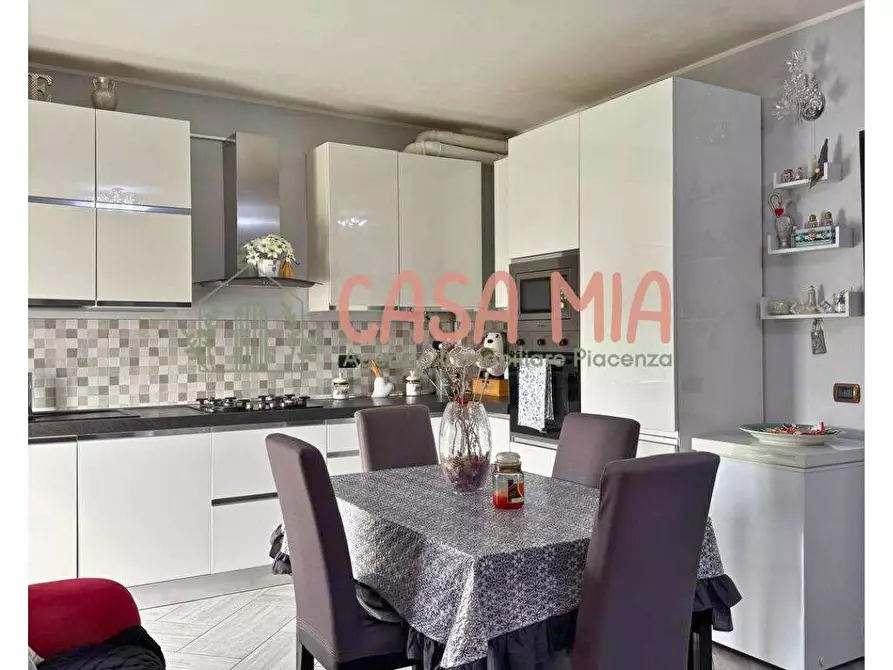 Immagine 6 di Appartamento in vendita  in via fulgosi a Agazzano