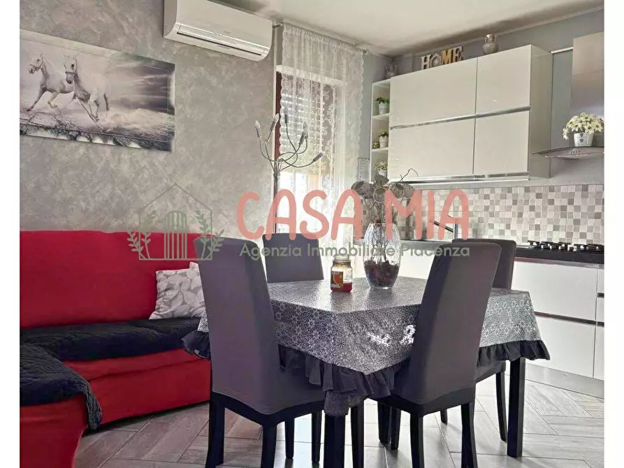 Immagine 11 di Appartamento in vendita  in via fulgosi a Agazzano