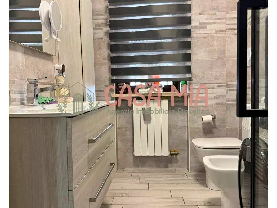 Immagine 35 di Appartamento in vendita  in via fulgosi a Agazzano