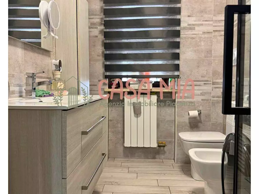 Immagine 36 di Appartamento in vendita  in via fulgosi a Agazzano