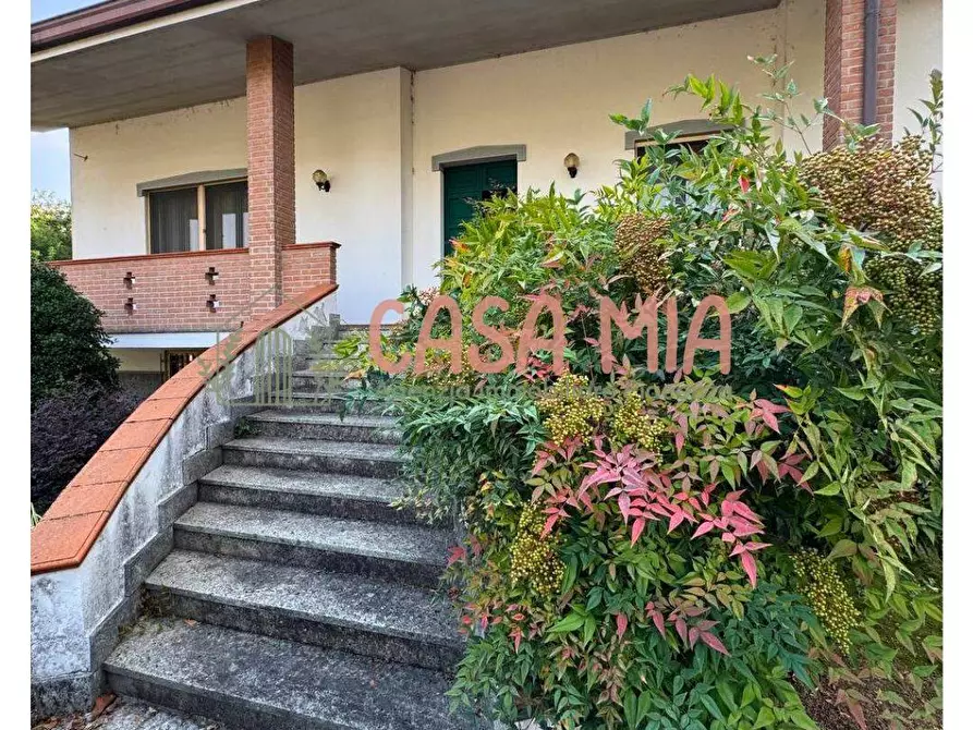 Immagine 2 di Villa in vendita  in Via De amicis a Agazzano
