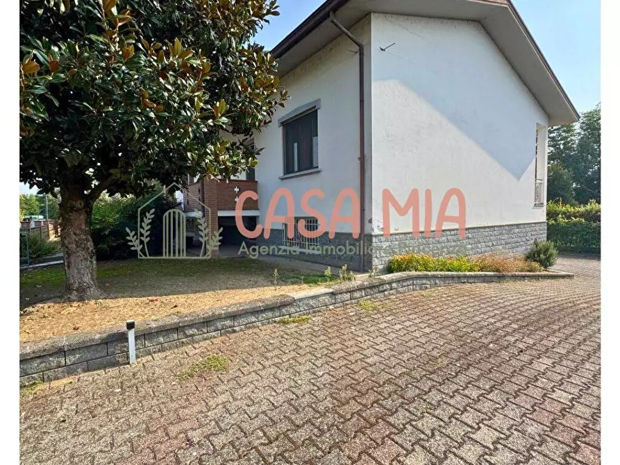 Immagine 7 di Villa in vendita  in Via De amicis a Agazzano