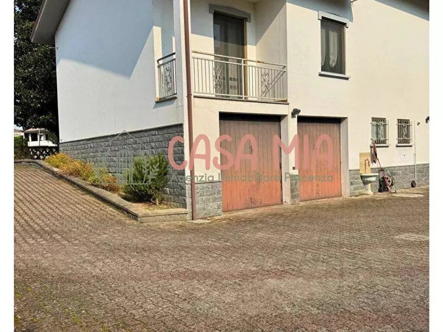 Immagine 8 di Villa in vendita  in Via De amicis a Agazzano