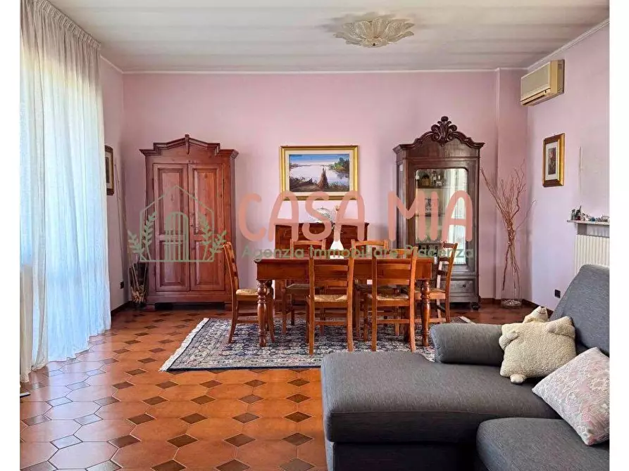 Immagine 12 di Villa in vendita  in Via De amicis a Agazzano