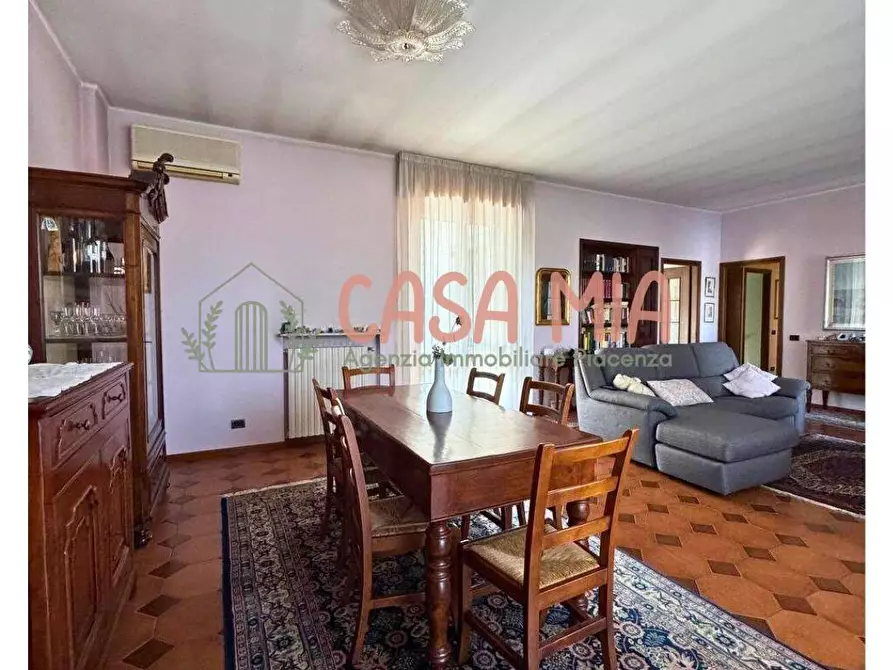 Immagine 17 di Villa in vendita  in Via De amicis a Agazzano