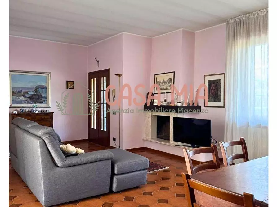 Immagine 20 di Villa in vendita  in Via De amicis a Agazzano