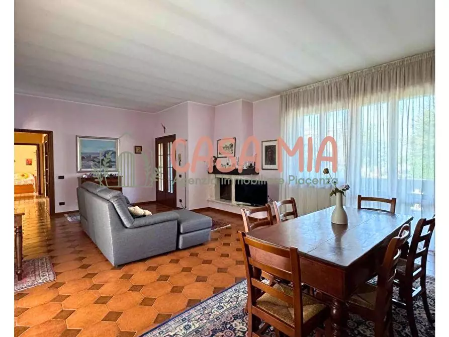 Immagine 22 di Villa in vendita  in Via De amicis a Agazzano