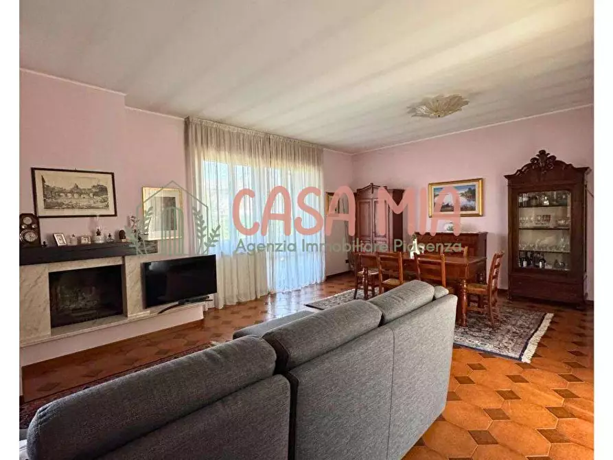 Immagine 24 di Villa in vendita  in Via De amicis a Agazzano