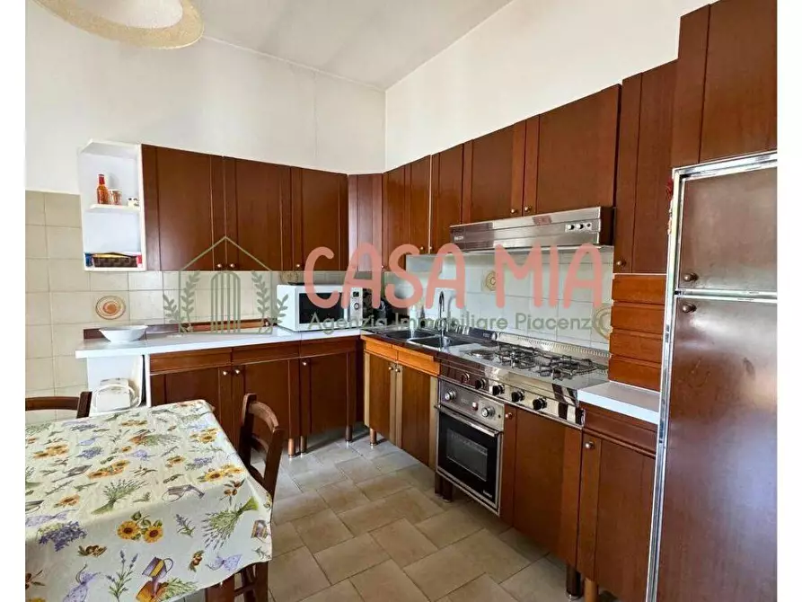 Immagine 26 di Villa in vendita  in Via De amicis a Agazzano