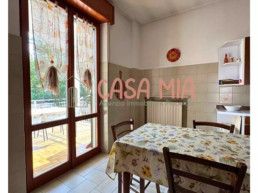 Immagine 27 di Villa in vendita  in Via De amicis a Agazzano