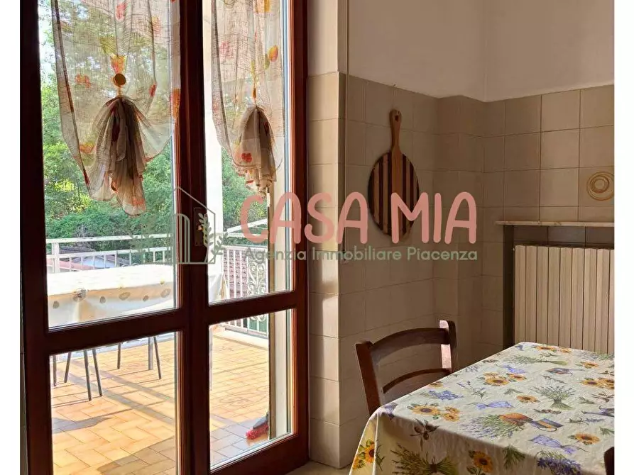 Immagine 28 di Villa in vendita  in Via De amicis a Agazzano