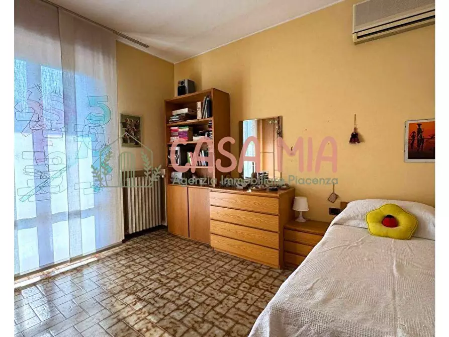 Immagine 35 di Villa in vendita  in Via De amicis a Agazzano